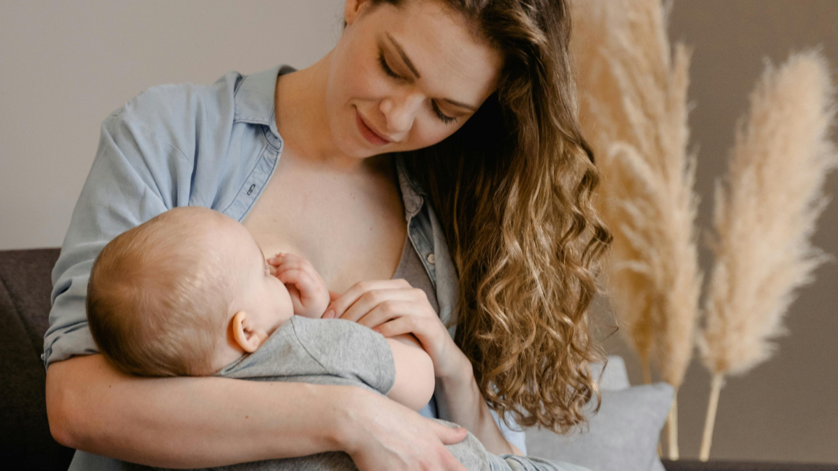 breastfeeding during pregnancy